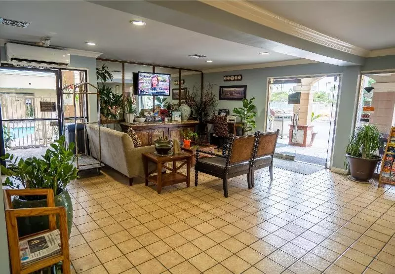 فندق Howard Johnson By Wyndham Buena Park