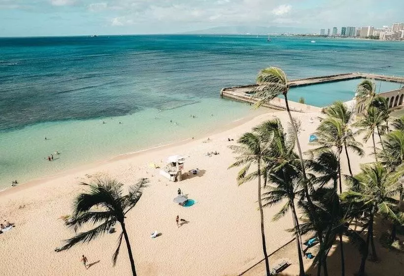 Отель Kaimana Beach