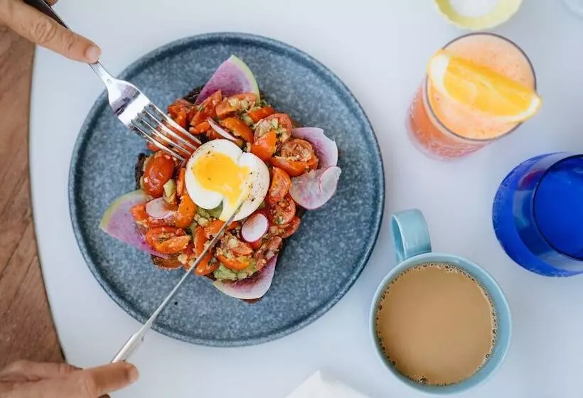 Отель Kaimana Beach