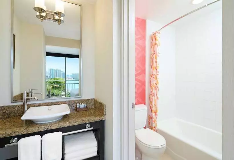 Отель Kaimana Beach