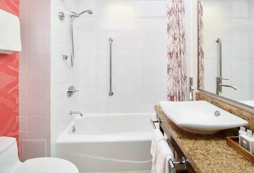 Отель Kaimana Beach