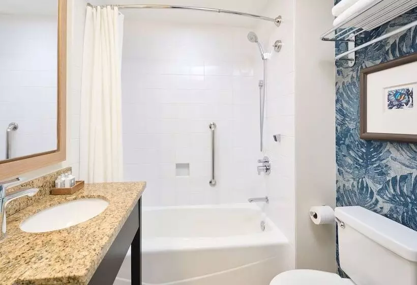 Отель Kaimana Beach