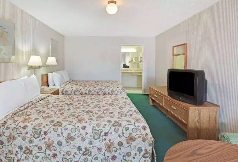 בית מלון כפרי Knights Inn South Houston