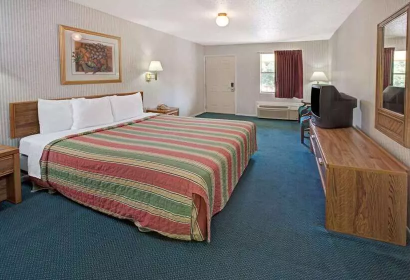 בית מלון כפרי Knights Inn South Houston