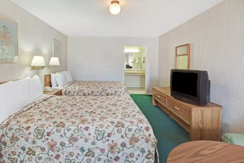 בית מלון כפרי Knights Inn South Houston