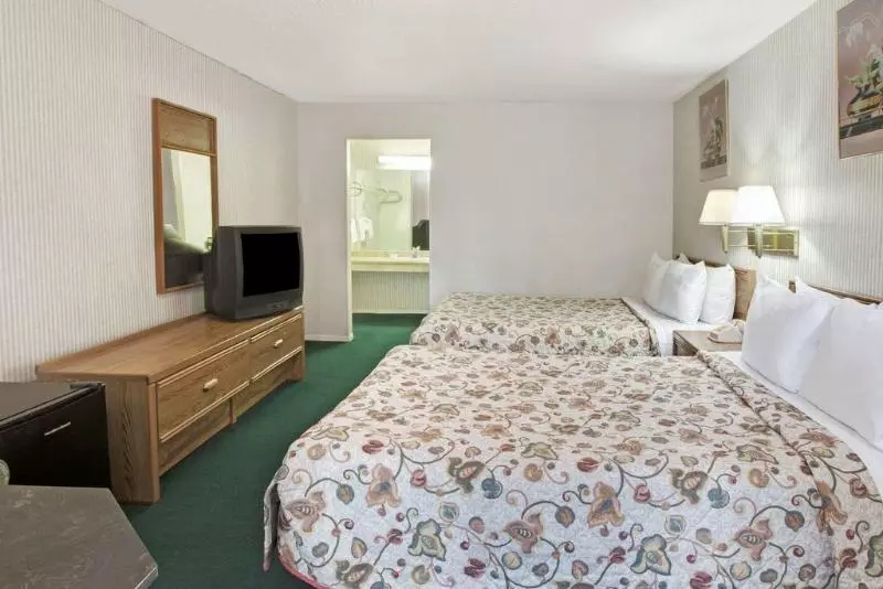 בית מלון כפרי Knights Inn South Houston