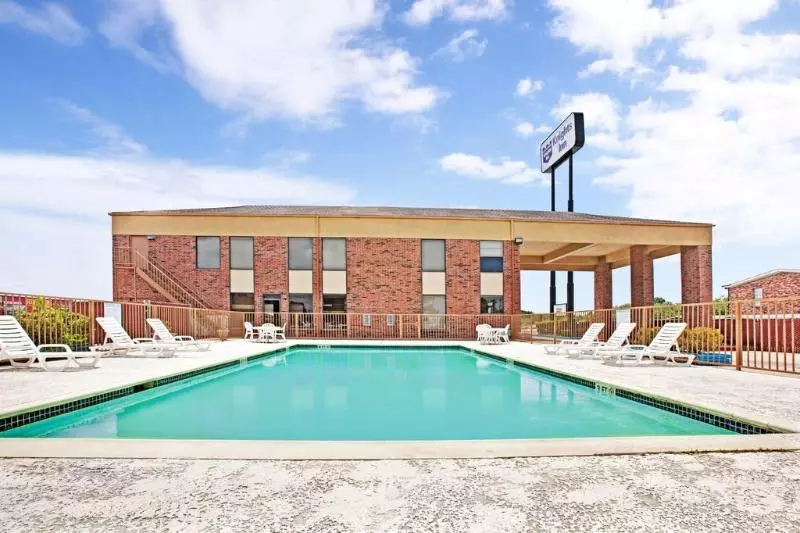 בית מלון כפרי Knights Inn South Houston