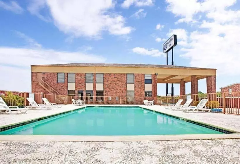 בית מלון כפרי Knights Inn South Houston