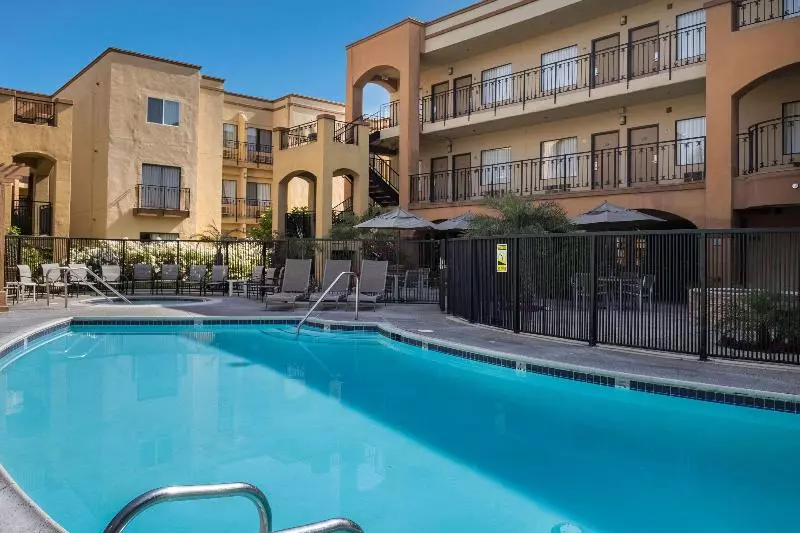 فندق Mainstay Suites Orange County John Wayne Airport