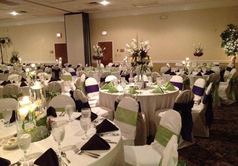 هتل Merry Acres Inn