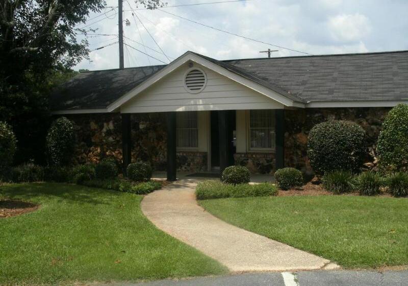 هتل Merry Acres Inn