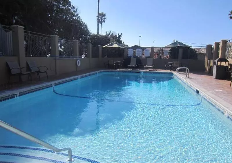 فندق Pacific Shores Inn