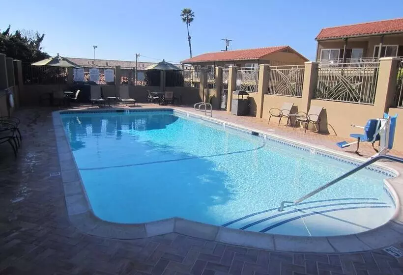 فندق Pacific Shores Inn