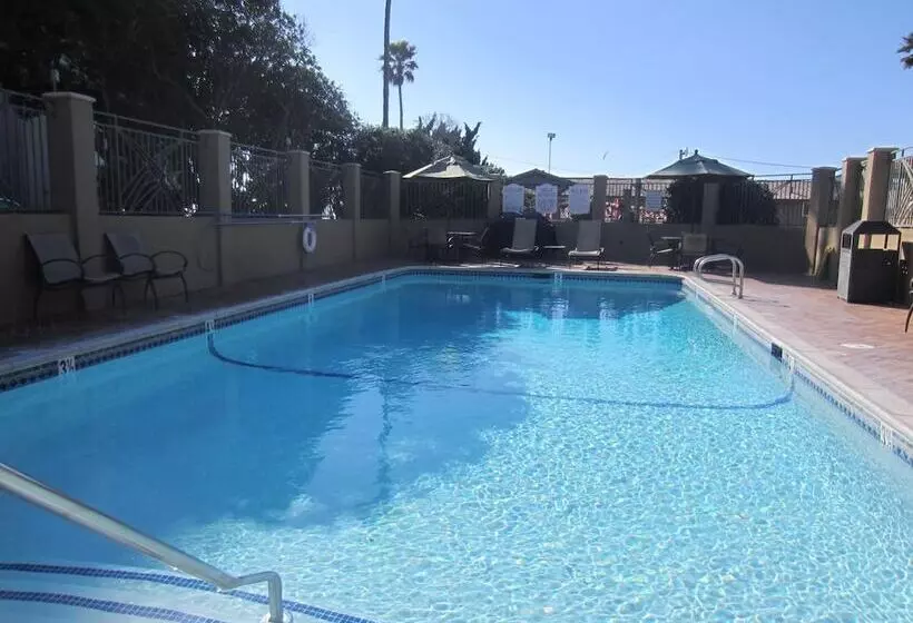 فندق Pacific Shores Inn