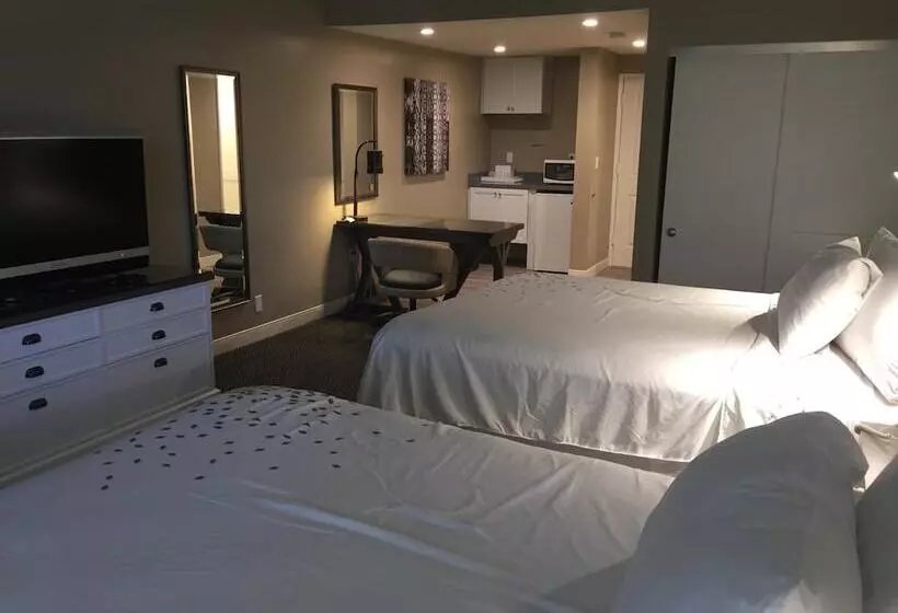 فندق Pacific Shores Inn