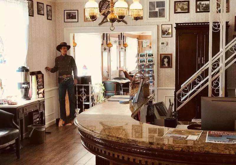 ホテル Parry Lodge