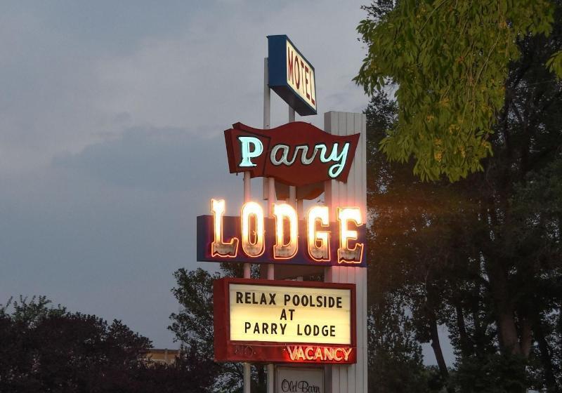 هتل Parry Lodge