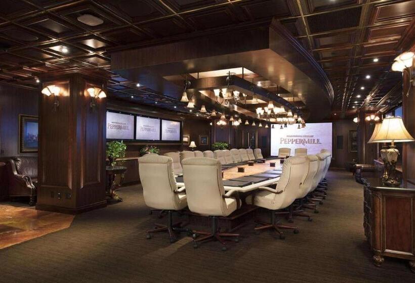 هتل Peppermill Resort Spa Casino