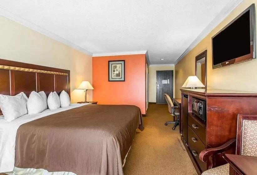 ホテル Quality Inn & Suites Bell Gardenslos Angeles