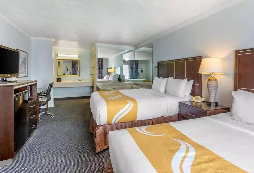 The Buena Park Hotel & Suites