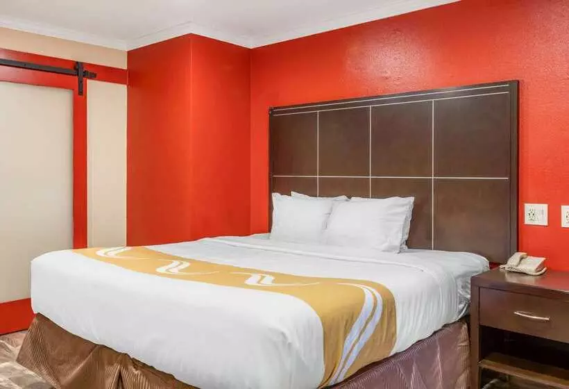 The Buena Park Hotel & Suites