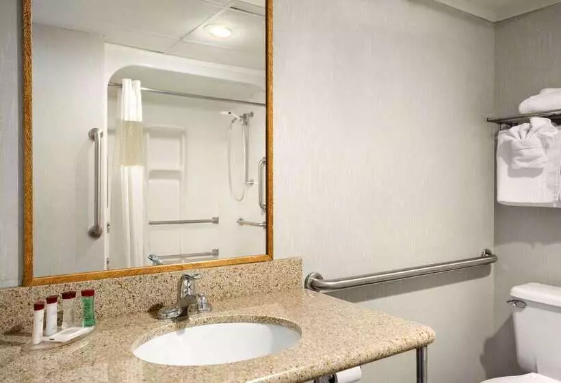 בית מלון כפרי Ramada By Wyndham Batesville