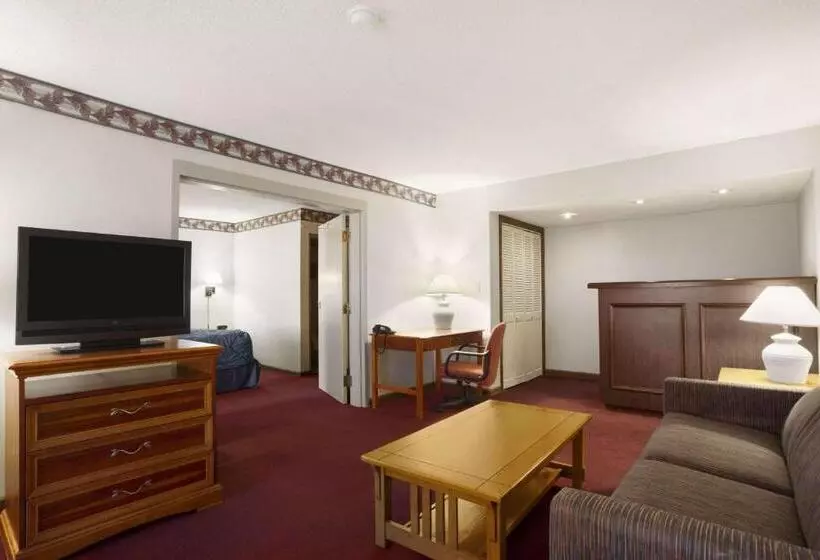 בית מלון כפרי Ramada By Wyndham Batesville