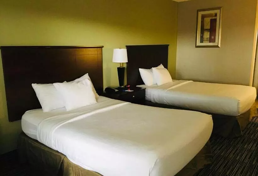 בית מלון כפרי Ramada By Wyndham Batesville