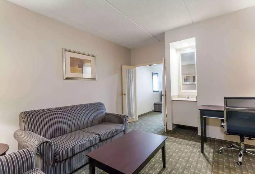 فندق Ramada By Wyndham Newburgh/west Point