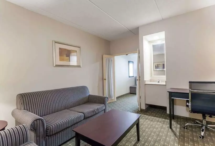 فندق Ramada By Wyndham Newburgh/west Point