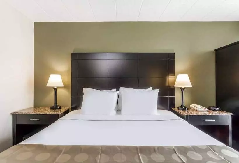 فندق Ramada By Wyndham Newburgh/west Point