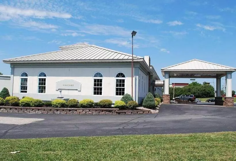 فندق Travelodge By Wyndham Watertown