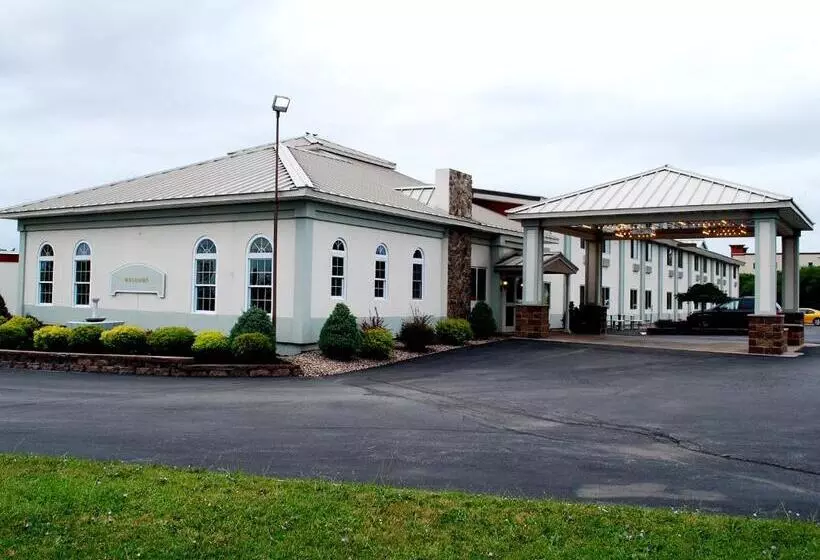 فندق Travelodge By Wyndham Watertown