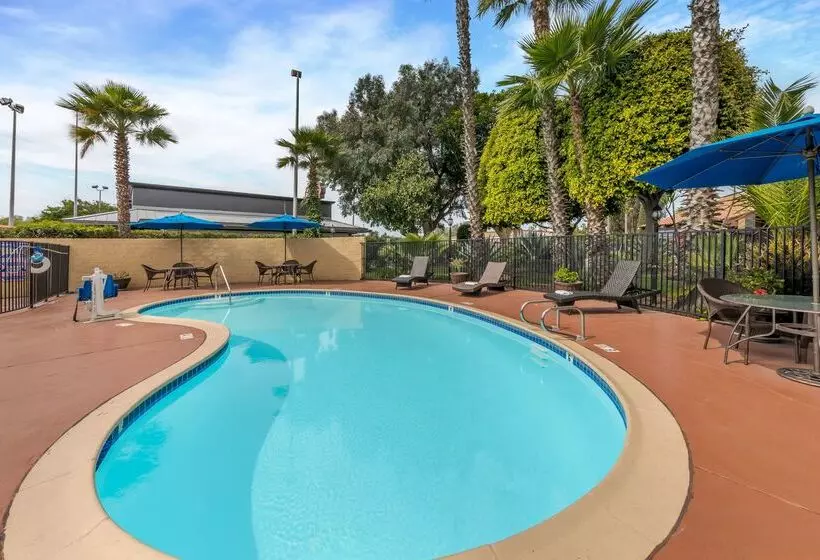 ホテル Best Western Americana Inn