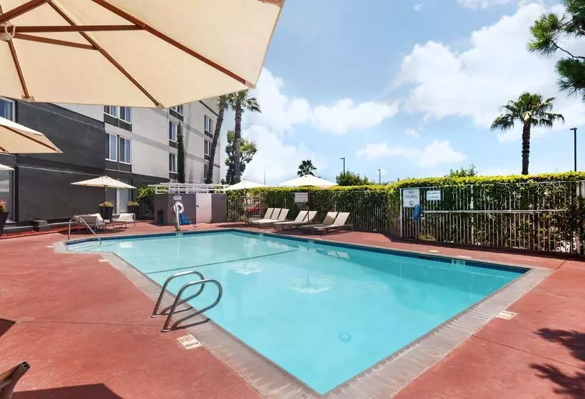 فندق Best Western Plus Commerce