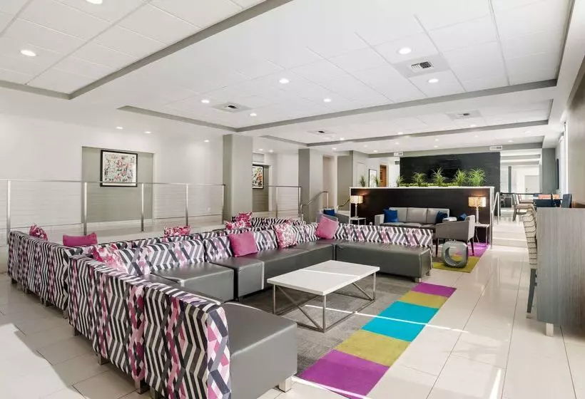 فندق Best Western Plus Commerce