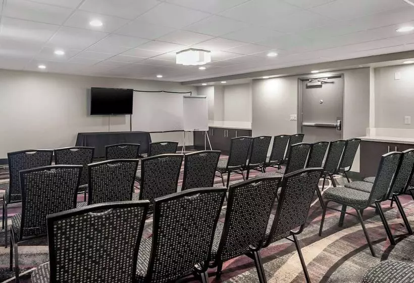 فندق Best Western Plus Commerce