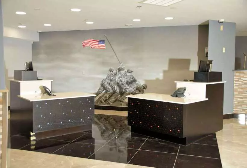 Отель Clarion Pointe Jacksonville Near Camp Lejeune