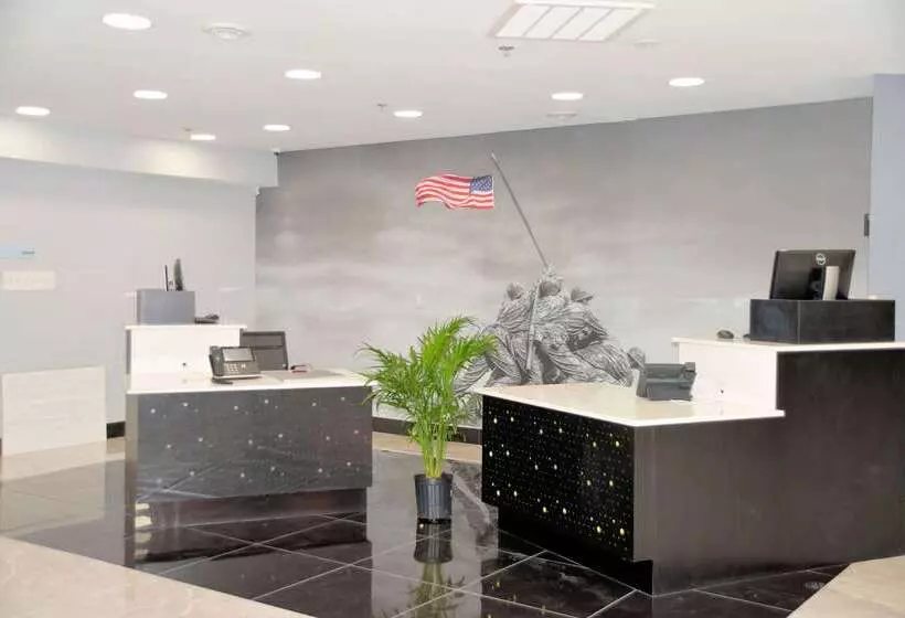 Отель Clarion Pointe Jacksonville Near Camp Lejeune