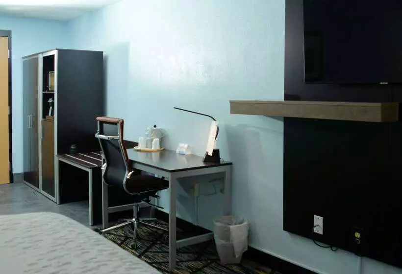 Отель Clarion Pointe Jacksonville Near Camp Lejeune