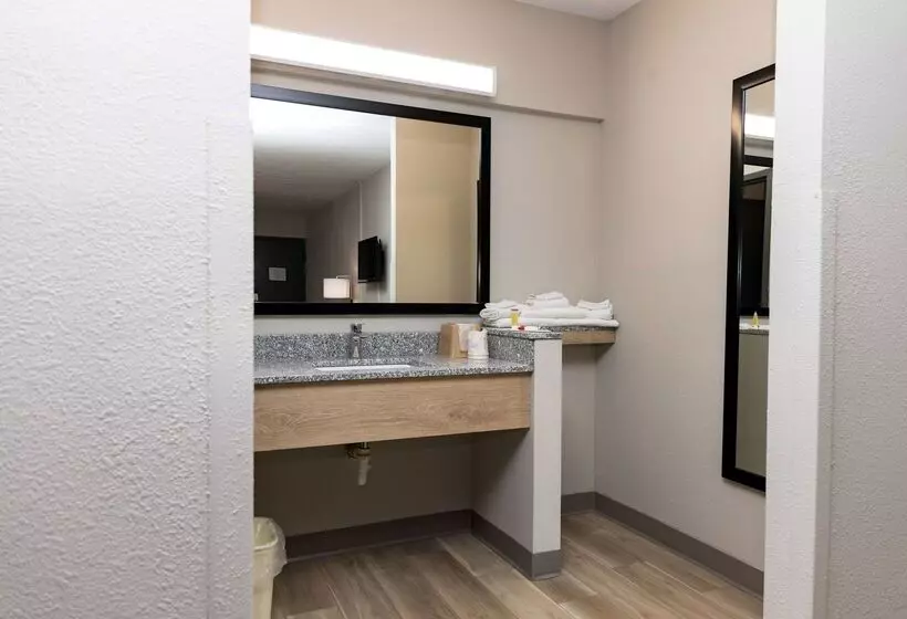 Hotel Days Inn By Wyndham Cincinnati East