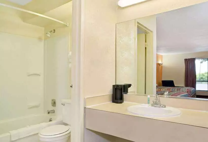 Hotel Days Inn By Wyndham Cincinnati East