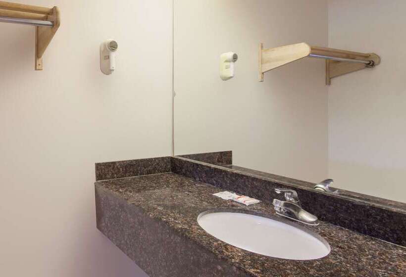 Отель Days Inn By Wyndham Decatur Priceville I 65 Exit 334