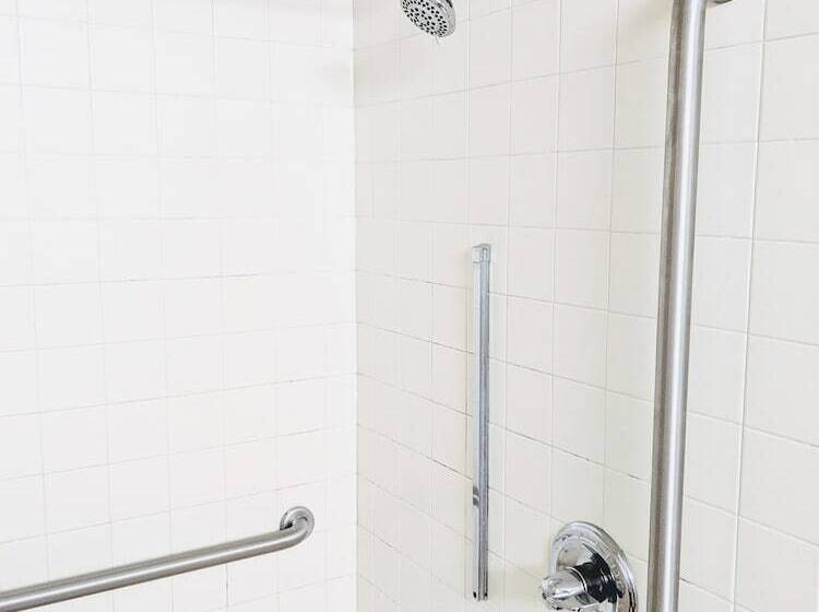 Отель Days Inn By Wyndham Decatur Priceville I 65 Exit 334