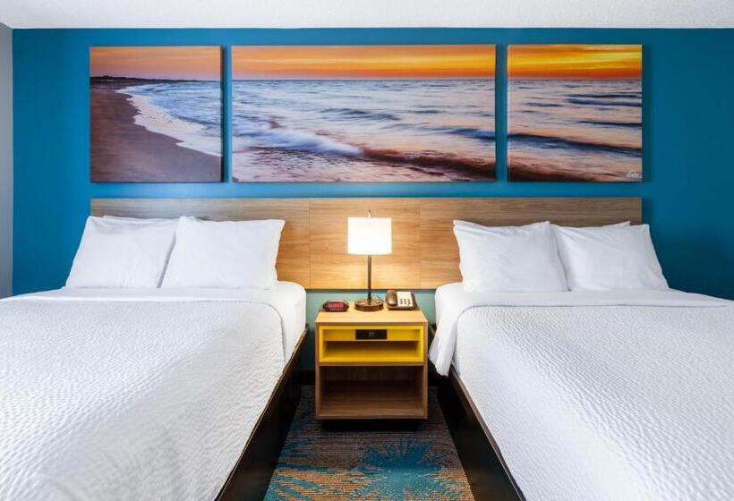 هتل Days Inn By Wyndham Sandusky Cedar Point