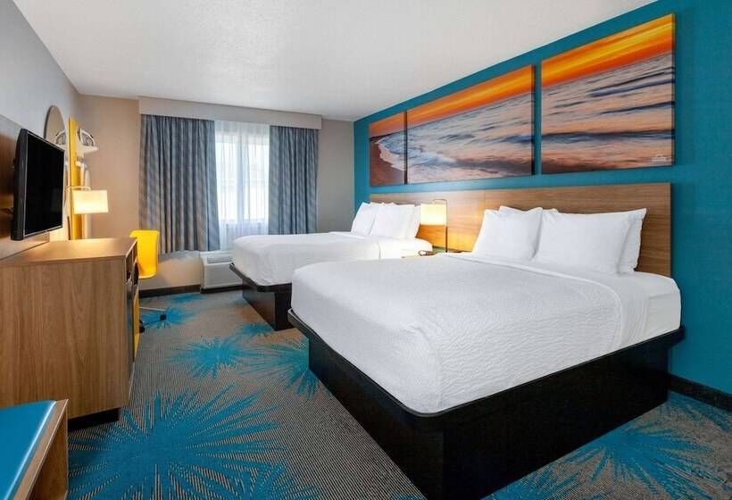 هتل Days Inn By Wyndham Sandusky Cedar Point