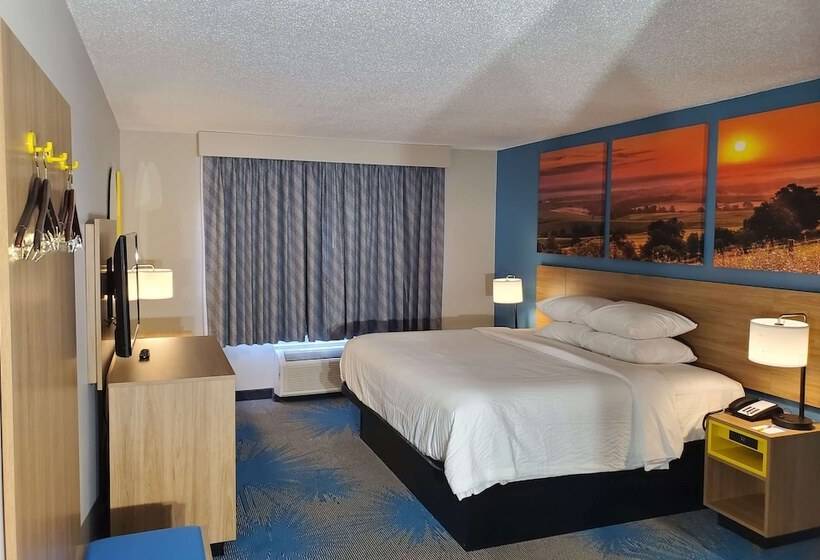 هتل Days Inn By Wyndham Sandusky Cedar Point