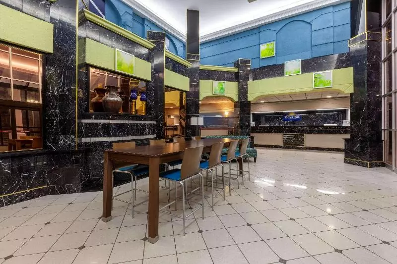 ホテル Days Inn By Wyndham Sandusky Cedar Point