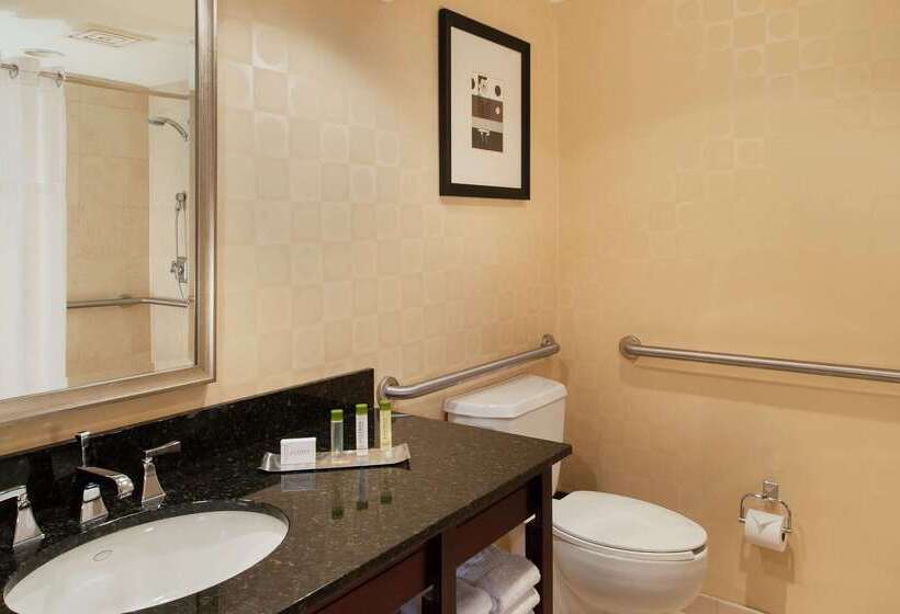 هتل Doubletree By Hilton Omaha Downtown