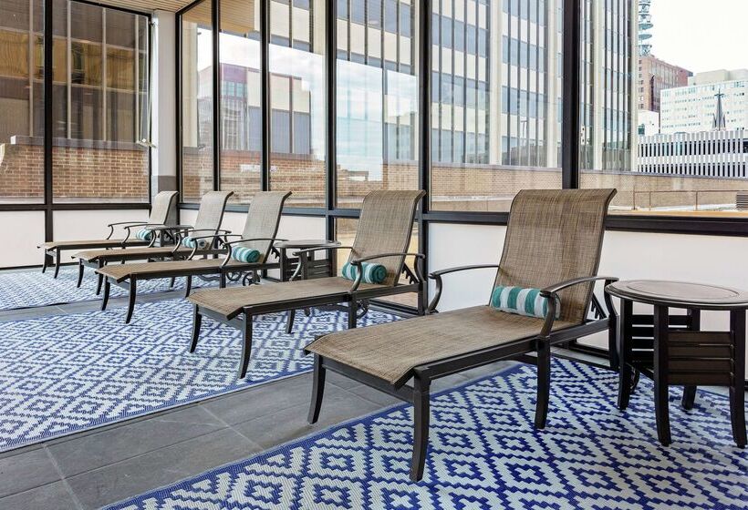 هتل Doubletree By Hilton Omaha Downtown